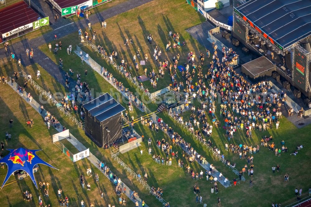 Aerial photograph Lüdenscheid - Bautz Festival on Sports facility grounds of stadium Nattenberg-Stadion Am Nattenberg in Luedenscheid in the state North Rhine-Westphalia, Germany