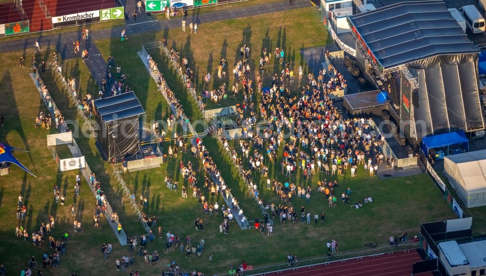 Aerial photograph Lüdenscheid - Bautz Festival on Sports facility grounds of stadium Nattenberg-Stadion Am Nattenberg in Luedenscheid in the state North Rhine-Westphalia, Germany