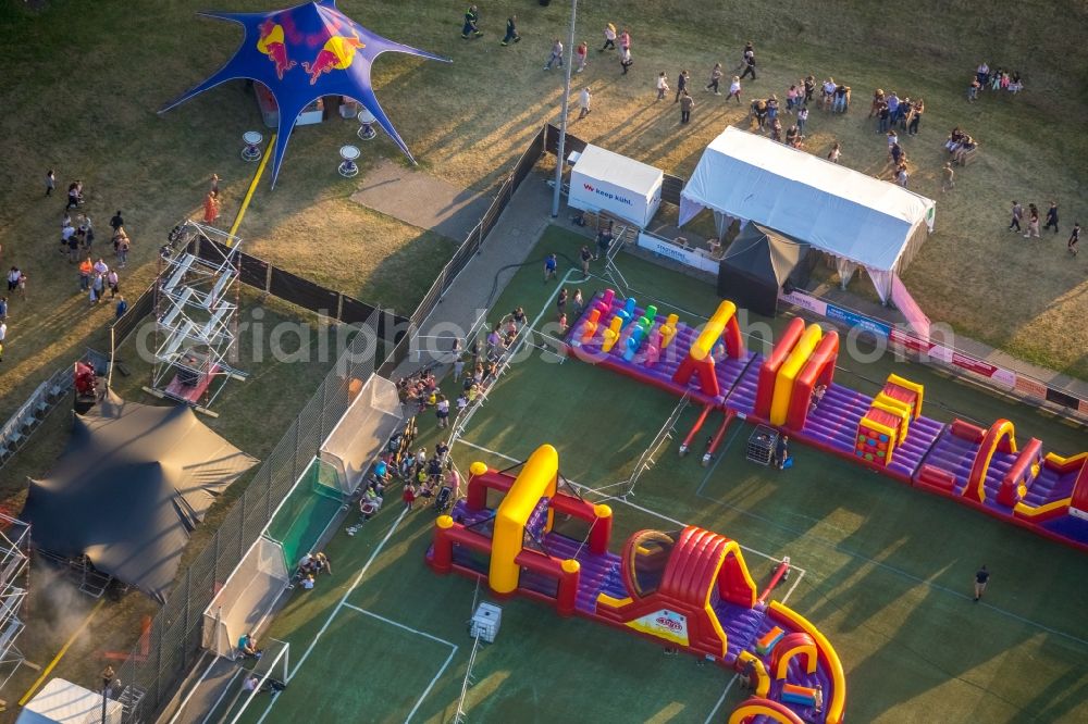 Aerial photograph Lüdenscheid - Bautz Festival on Sports facility grounds of stadium Nattenberg-Stadion Am Nattenberg in Luedenscheid in the state North Rhine-Westphalia, Germany