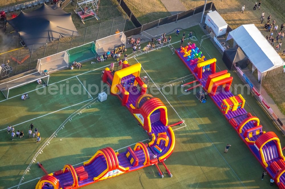 Lüdenscheid from above - Bautz Festival on Sports facility grounds of stadium Nattenberg-Stadion Am Nattenberg in Luedenscheid in the state North Rhine-Westphalia, Germany