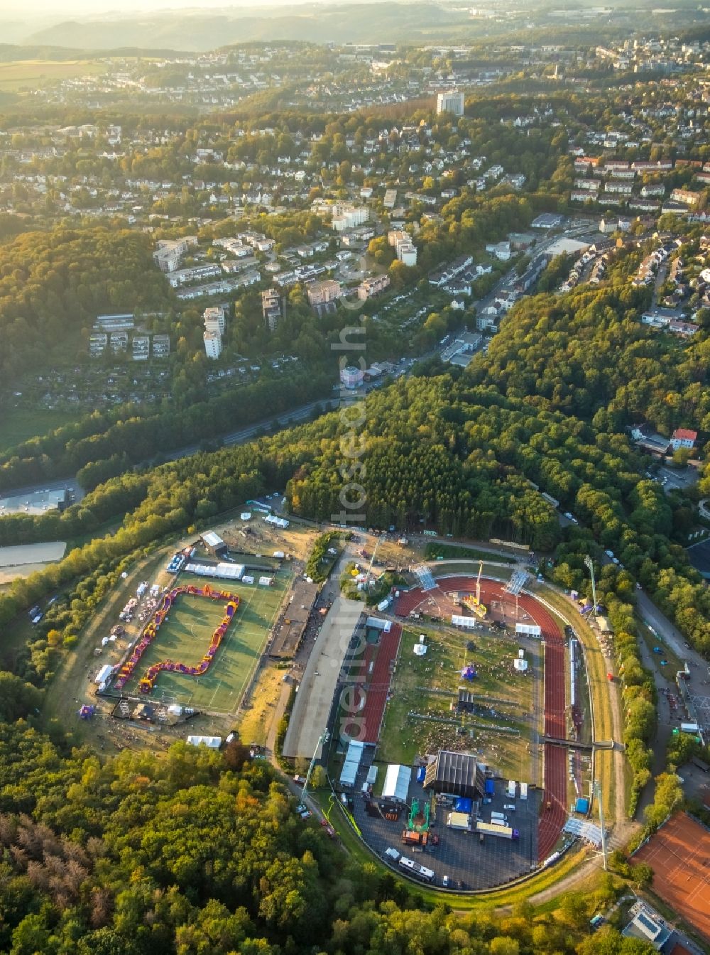 Lüdenscheid from above - Bautz Festival on Sports facility grounds of stadium Nattenberg-Stadion Am Nattenberg in Luedenscheid in the state North Rhine-Westphalia, Germany