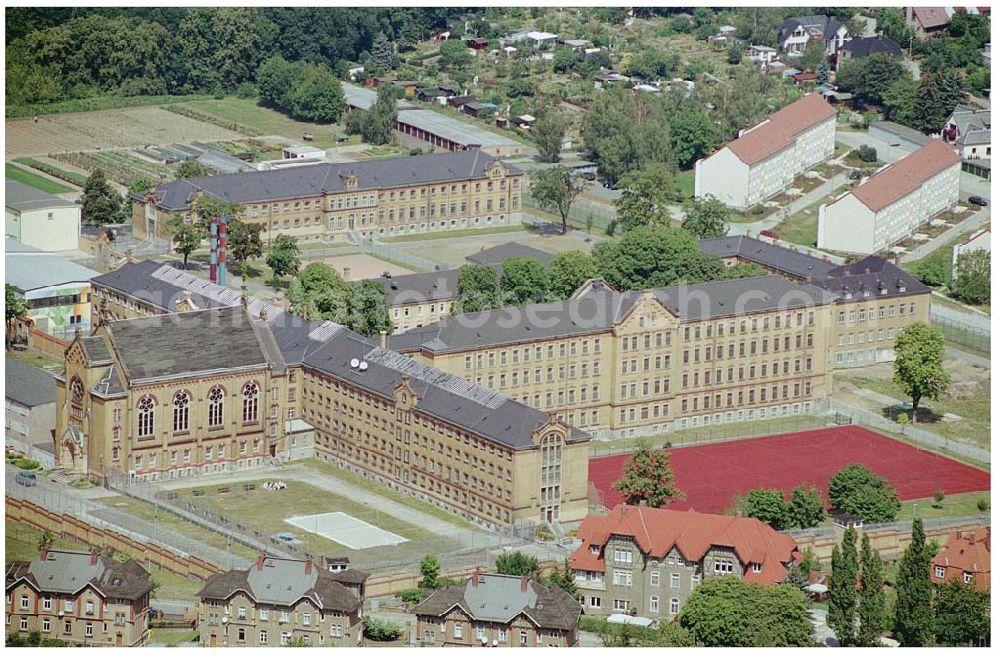 Bautzen from above - 15.08.2004, Bautzen Blick auf die JVA in Bautzen. Seit Okt. 1990 ist diese dem Freistaat Sachsen unterstellt. Davor war sie eine Anstalt die der Volkspolizei (1950-1989), der sowjetischen Besatzungsmacht (1945-1945) und den Nazis (1933-1945) unterstellt war. 02607 Bautzen