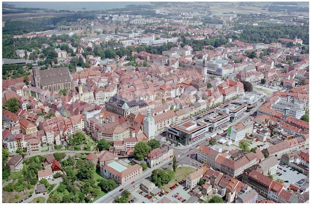 Aerial photograph Bautzen - 15.08.2004, Bautzen Blick auf das Kornmarktcenter Bautzen, dass nun fast 4 Jahre steht; die Eröffnung fand am 20.9.2000 statt und umfasst seitdem ca. 70 verschiedene Läden. 02625 Bautzen