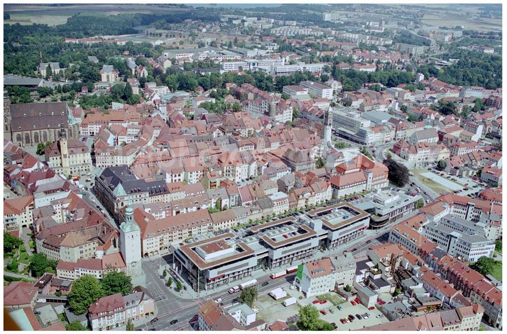 Bautzen from above - 15.08.2004, Bautzen Blick auf das Kornmarktcenter Bautzen, dass nun fast 4 Jahre steht; die Eröffnung fand am 20.9.2000 statt und umfasst seitdem ca. 70 verschiedene Läden. 02625 Bautzen