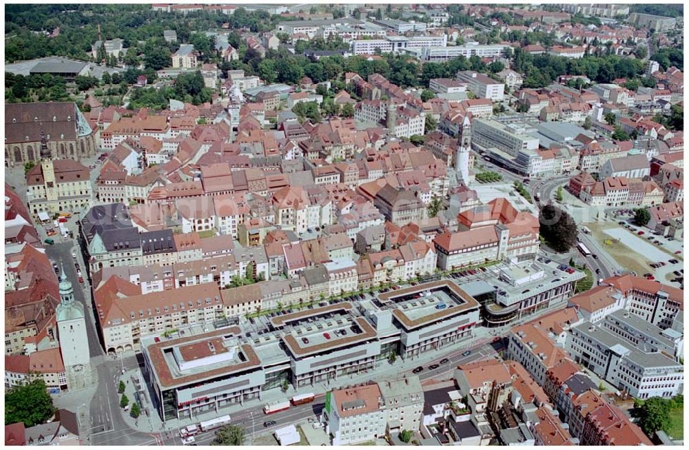 Bautzen from the bird's eye view: 15.08.2004, Bautzen Blick auf das Kornmarktcenter Bautzen, dass nun fast 4 Jahre steht; die Eröffnung fand am 20.9.2000 statt und umfasst seitdem ca. 70 verschiedene Läden. 02625 Bautzen