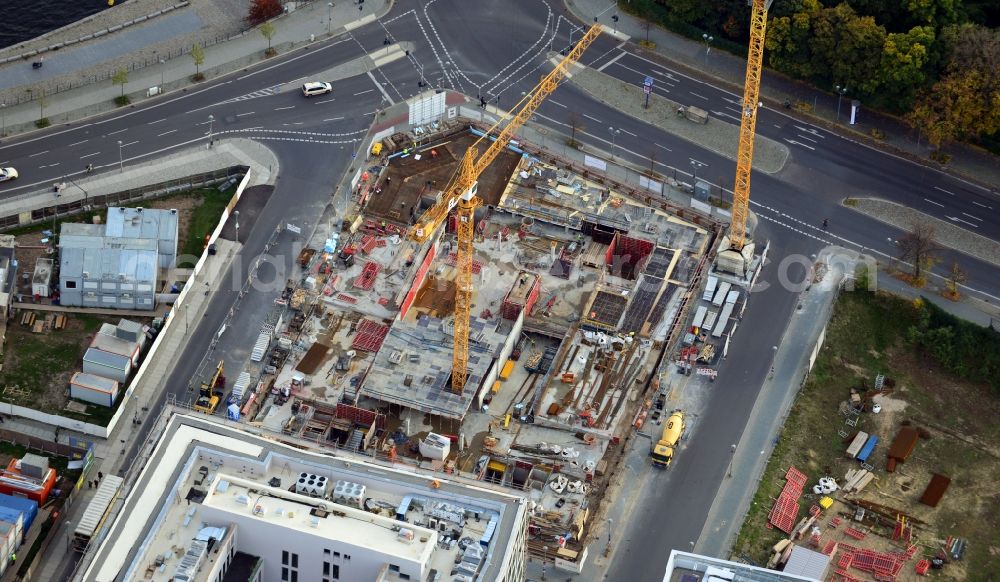 Aerial photograph Berlin - View of the construction site of the eight-storied office building John F. Kennedy House at Washingtonplatz in Berlin - Mitte. The modern building in front of the central station is being developed by CA Immo and designed by the architects Auer, Weber and Associates