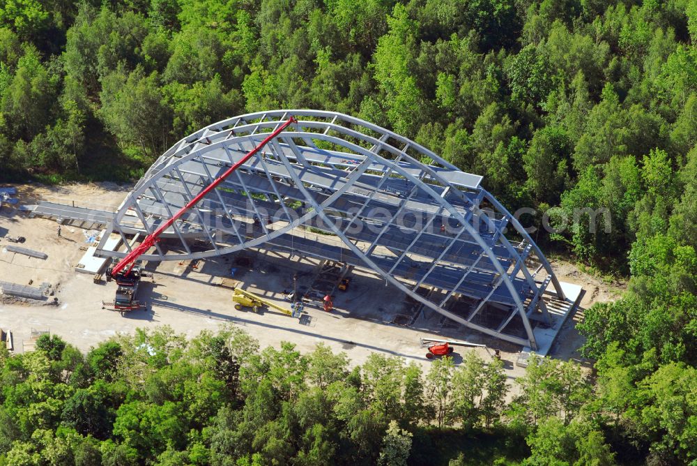 Aerial photograph Bitterfeld - Structure of the viewing platform Bitterfelder Bogen on the Bitterfelder Berg on Parkstrasse in the district Holzweissig in Bitterfeld in the state Saxony-Anhalt, Germany