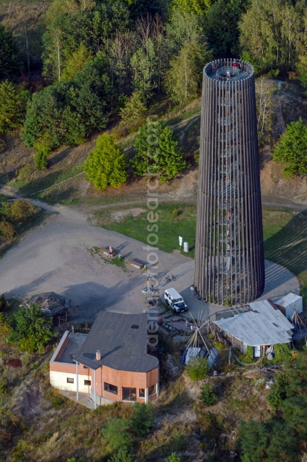 Aerial photograph Hartmannsdorf - Structure of the observation tower auf of Bistumshoehe in Hartmannsdorf in the state Saxony, Germany