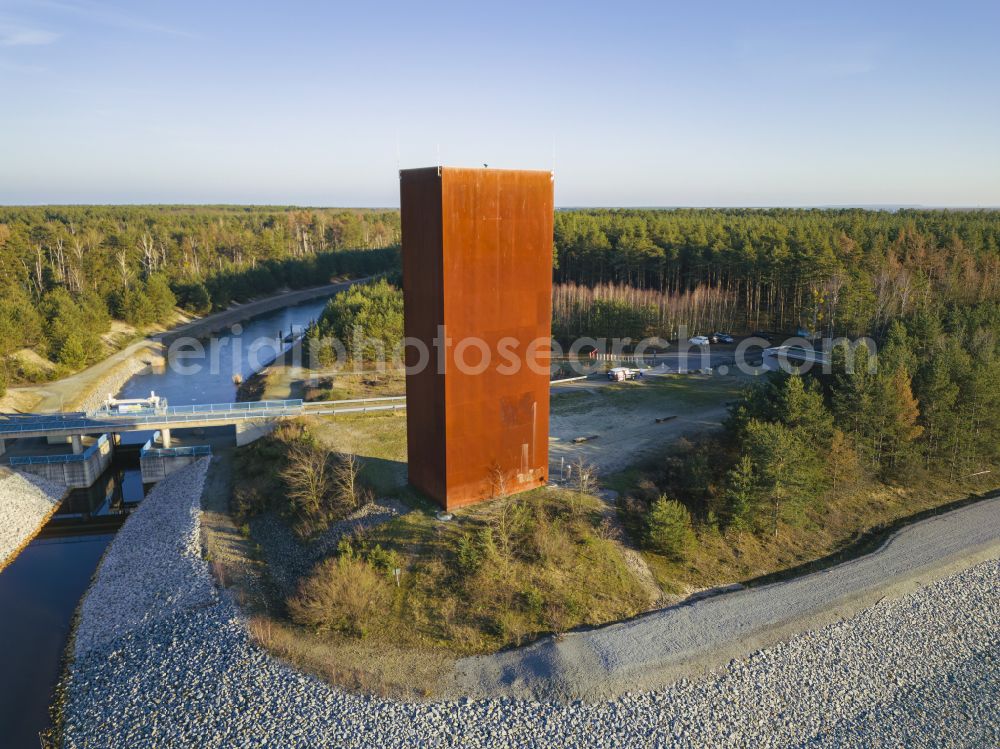 Aerial image Großkoschen - Structure of the observation tower Rostiger Nagel on the banks of the Seedlitzer See and the Koschener See in Grosskoschen in the state Brandenburg, Germany