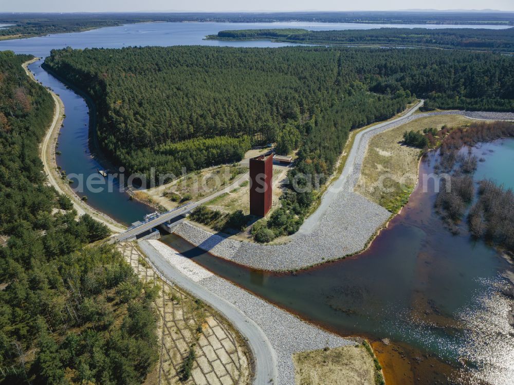 Aerial image Großkoschen - Structure of the observation tower Rostiger Nagel on the banks of the Seedlitzer See and the Koschener See in Grosskoschen in the state Brandenburg, Germany