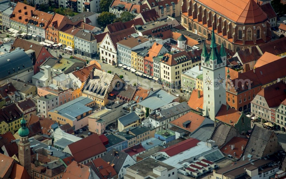 Straubing from above - Structure of the observation tower Stadtturm on Theresienplatz in Straubing in the state Bavaria