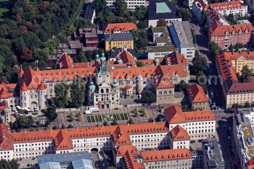 Aerial photograph München - Historical museum-building ensemble of the Bavarian National Museum at Prinzregentenstrasse in Munich, Bavaria