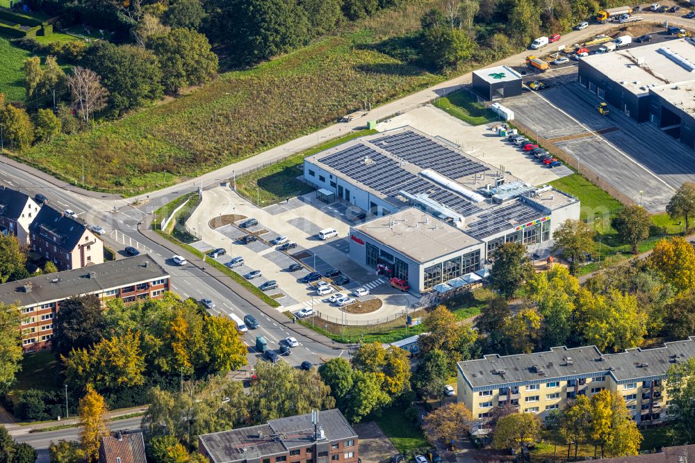 Aerial image Dinslaken - Building and production halls on the premises of the bakery Baeckerei Schollin GmbH & Co. KG on street Baerenstrasse - Hans-Boeckler-Strasse in Dinslaken at Ruhrgebiet in the state North Rhine-Westphalia, Germany