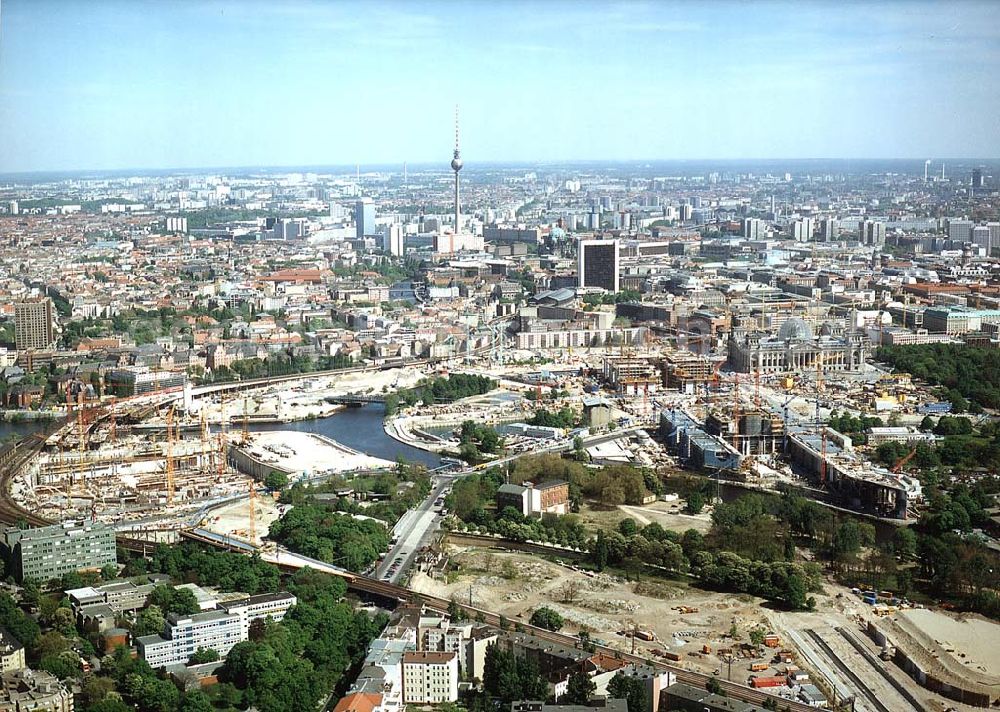 Aerial photograph Berlin - Moabit - Bebauung des Spreebogens am Reichstag in Berlin-Moabit.