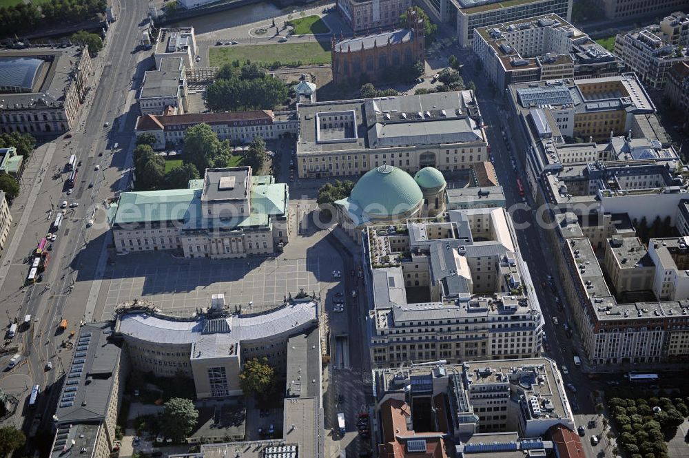 Aerial image Berlin - Der Bebelplatz am Boulevard Unter den Linden mit der Alten Bibliothek,der Deutschen Staatsoper und der St.Hedewig-Kathedrale. The Bebel Square on the boulevard Unter den Linden with the Old Library, the German State Opera and the St. Hedwig-Cathedrale.