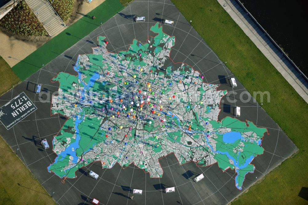 Aerial image Berlin - View on the map walk in the meadow at the Schlossplatz in Berlin - Mitte