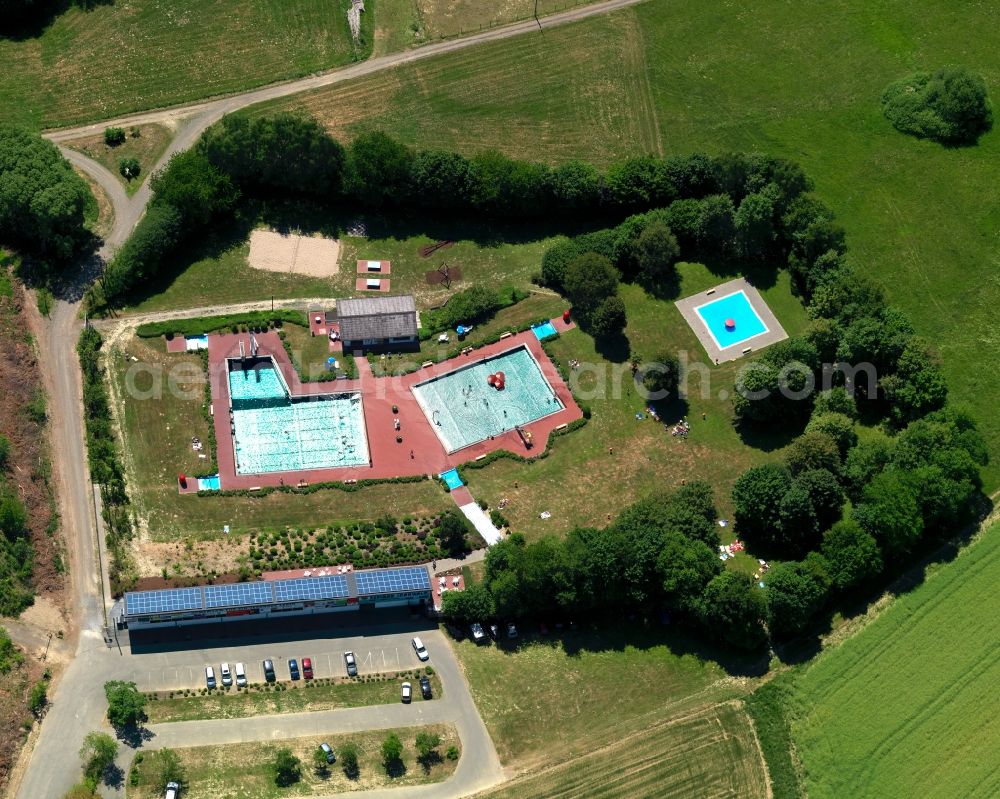 Aerial photograph Rhaunen - Heated outdoor pool in Idar Rhaunen in Rhineland-Palatinate