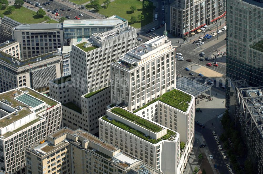 Aerial image Berlin - Blick auf das Beisheim Center am Potsdamer Platz im Berliner Ortsteil Tiergarten. Mit der Fertigstellung und Eröffnung des Beisheim Centers im Januar 2004 wurde die Bebauung des Potsdamer Platz und damit das größte Projekt des Berliner Stadtumbaus abgeschlossen.