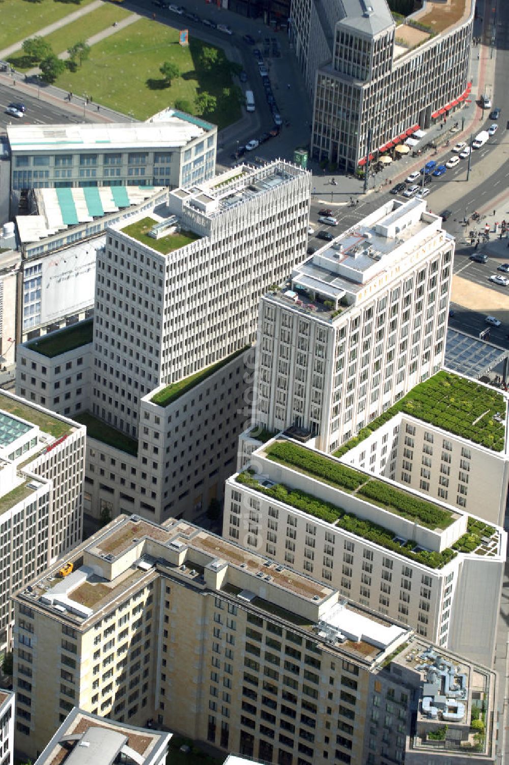 Aerial photograph Berlin - Blick auf das Beisheim Center am Potsdamer Platz im Berliner Ortsteil Tiergarten. Mit der Fertigstellung und Eröffnung des Beisheim Centers im Januar 2004 wurde die Bebauung des Potsdamer Platz und damit das größte Projekt des Berliner Stadtumbaus abgeschlossen.