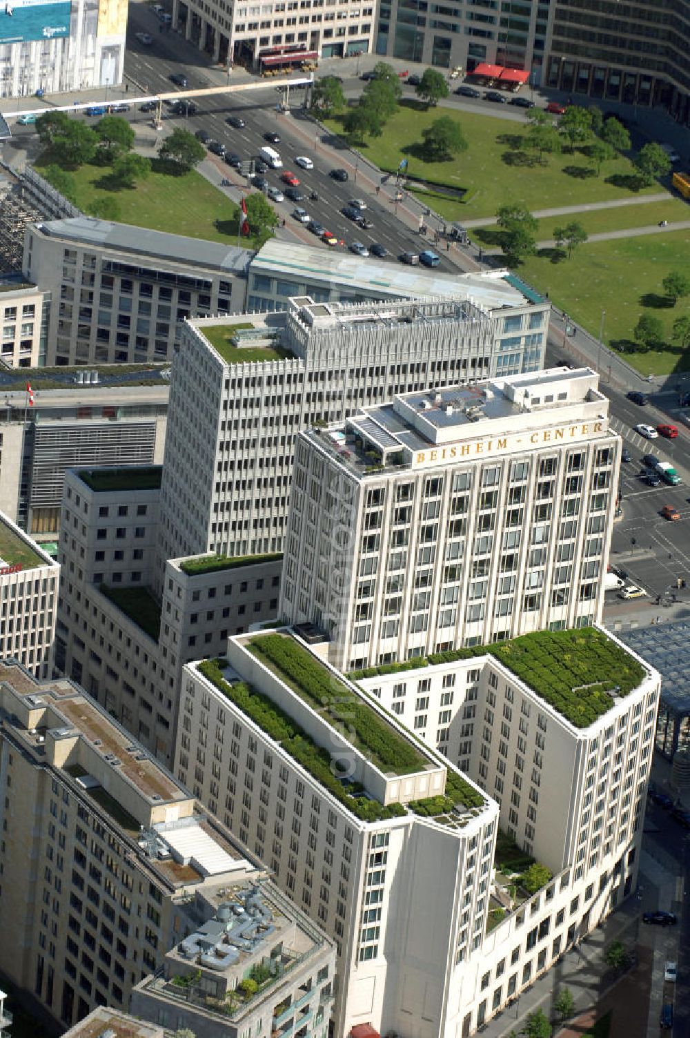 Berlin from above - Blick auf das Beisheim Center am Potsdamer Platz im Berliner Ortsteil Tiergarten. Mit der Fertigstellung und Eröffnung des Beisheim Centers im Januar 2004 wurde die Bebauung des Potsdamer Platz und damit das größte Projekt des Berliner Stadtumbaus abgeschlossen.