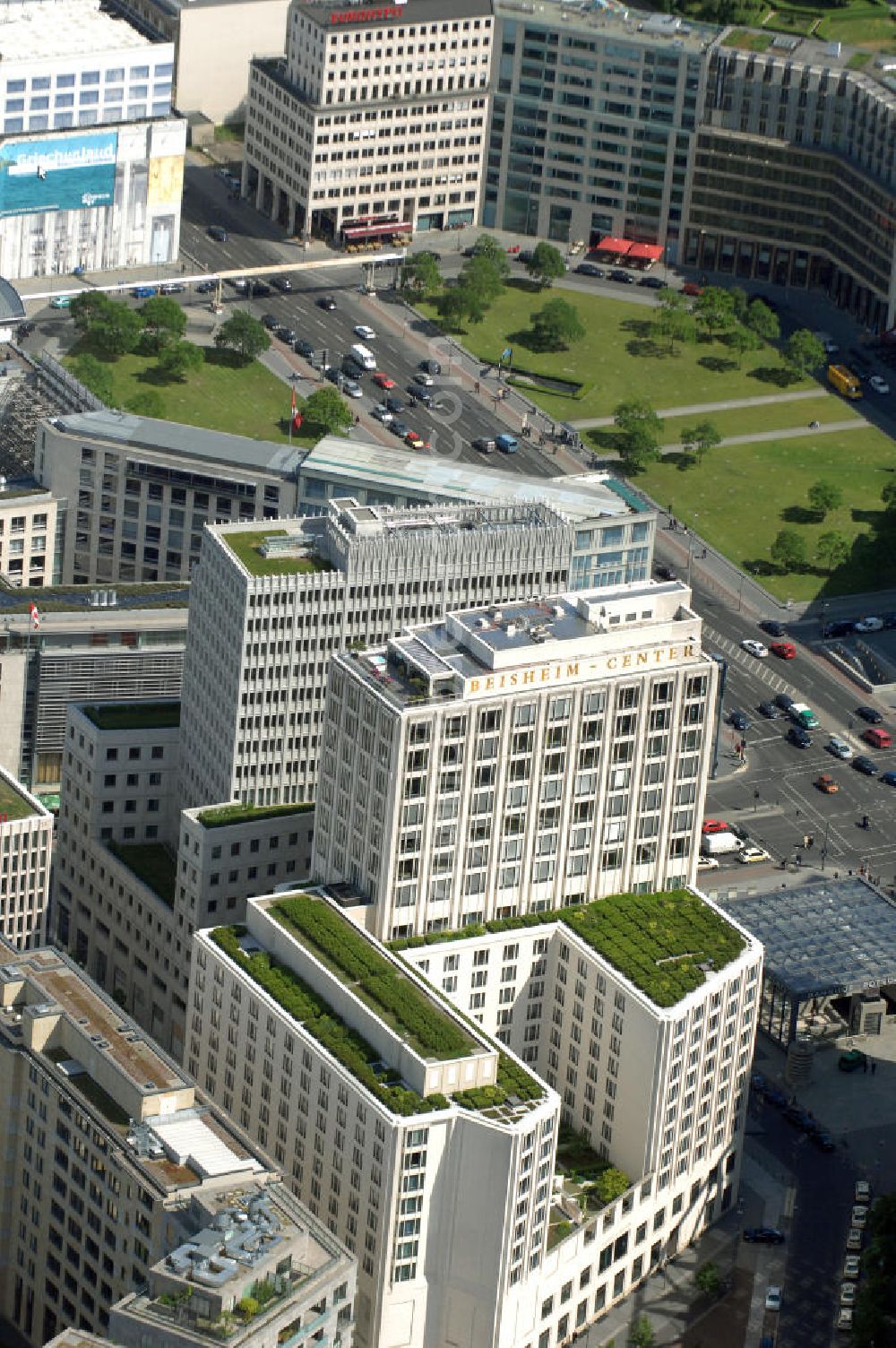 Berlin from the bird's eye view: Blick auf das Beisheim Center am Potsdamer Platz im Berliner Ortsteil Tiergarten. Mit der Fertigstellung und Eröffnung des Beisheim Centers im Januar 2004 wurde die Bebauung des Potsdamer Platz und damit das größte Projekt des Berliner Stadtumbaus abgeschlossen.