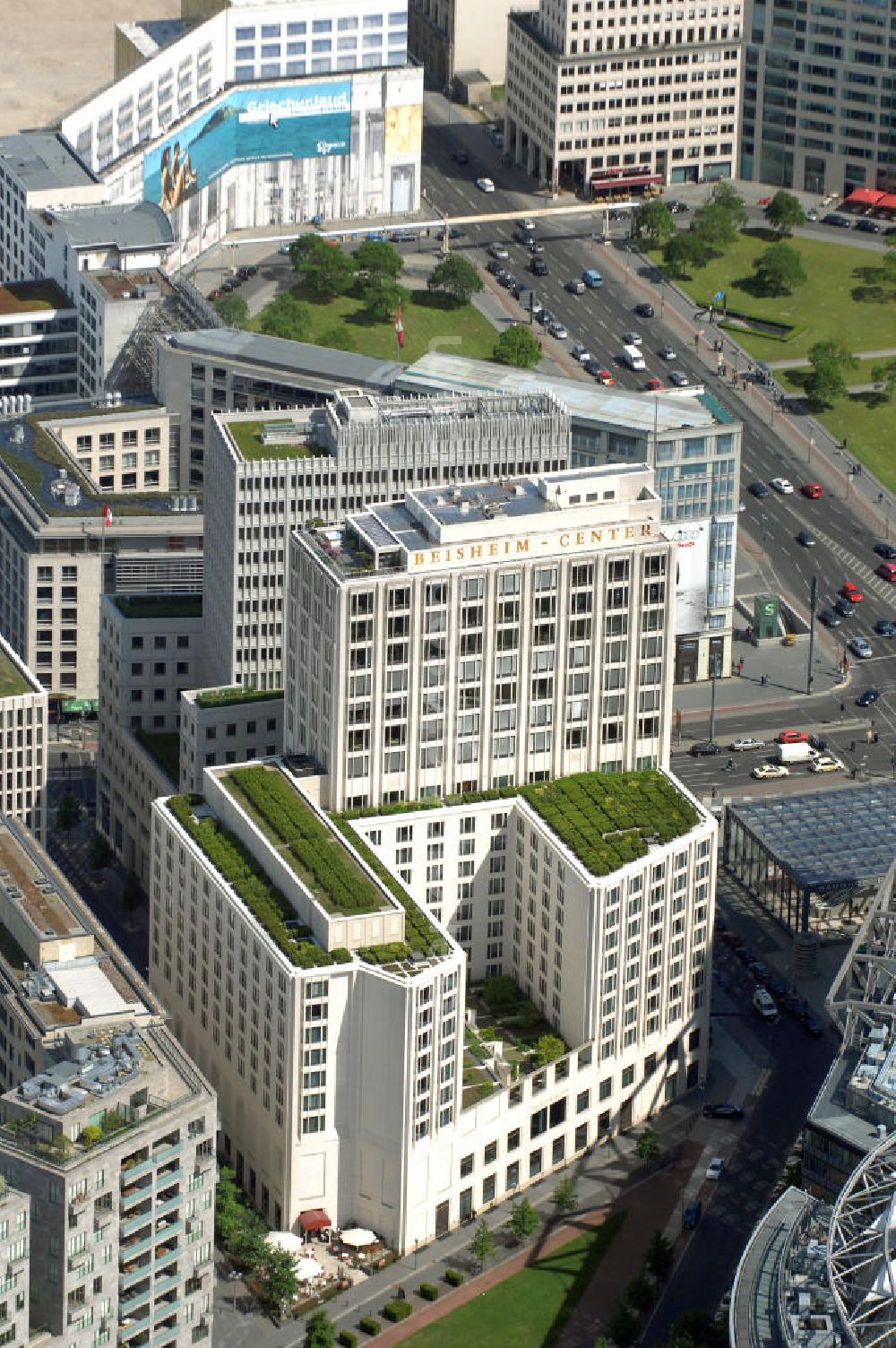 Aerial photograph Berlin - Blick auf das Beisheim Center am Potsdamer Platz im Berliner Ortsteil Tiergarten. Mit der Fertigstellung und Eröffnung des Beisheim Centers im Januar 2004 wurde die Bebauung des Potsdamer Platz und damit das größte Projekt des Berliner Stadtumbaus abgeschlossen.