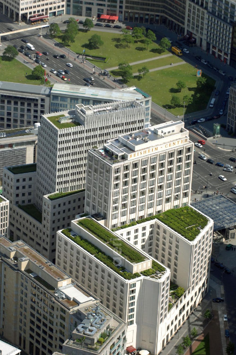 Berlin from the bird's eye view: Blick auf das Beisheim Center am Potsdamer Platz im Berliner Ortsteil Tiergarten. Mit der Fertigstellung und Eröffnung des Beisheim Centers im Januar 2004 wurde die Bebauung des Potsdamer Platz und damit das größte Projekt des Berliner Stadtumbaus abgeschlossen.