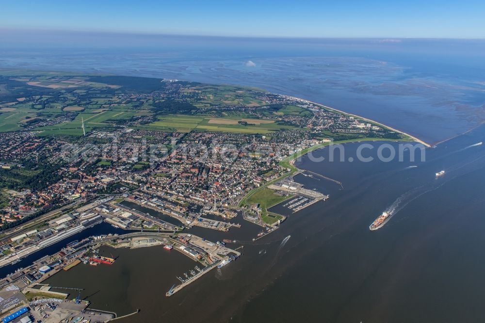 Cuxhaven from above - Loading loading dock in the harbor area of the port with the Americas Pier Steubenhoeft in Cuxhaven in Lower Saxony