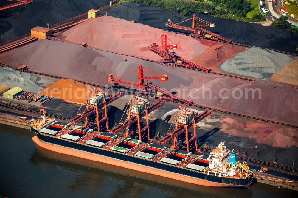 Hamburg from the bird's eye view: Loading zone for sand and bulk material in the harbour in Hamburg in Germany