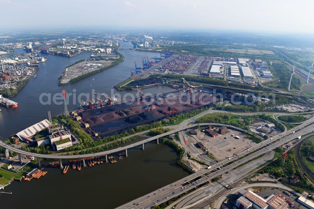 Hamburg from above - Loading zone for sand and bulk material in the harbour in Hamburg and refuse utilisation facility MVR Muellverwertung Rugenberger Damm GmbH & Co. KG