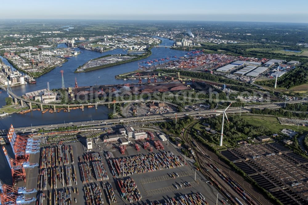 Hamburg from above - Loading zone for sand and bulk material in the harbour in Hamburg and refuse utilisation facility MVR Muellverwertung Rugenberger Damm GmbH & Co. KG