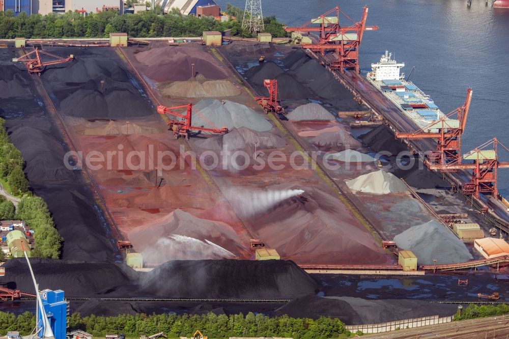 Aerial image Hamburg - Loading zone for sand and bulk material in the harbour in Hamburg and refuse utilisation facility MVR Muellverwertung Rugenberger Damm GmbH & Co. KG