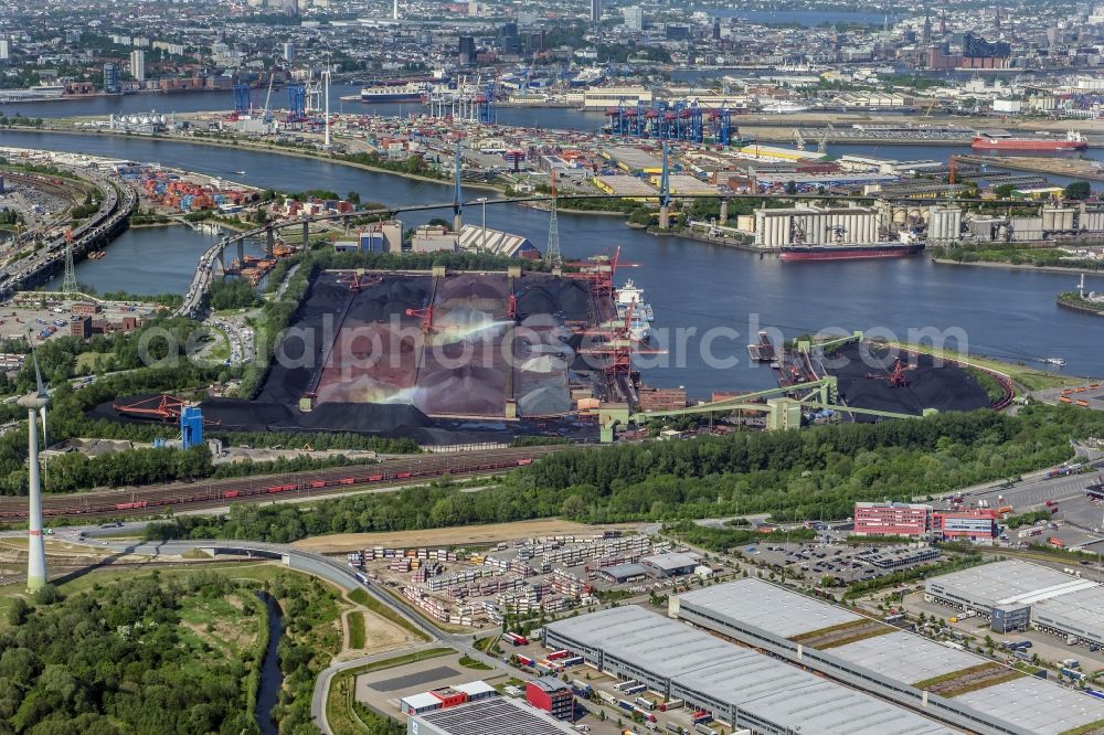 Aerial photograph Hamburg - Loading zone for sand and bulk material in the harbour in Hamburg and refuse utilisation facility MVR Muellverwertung Rugenberger Damm GmbH & Co. KG