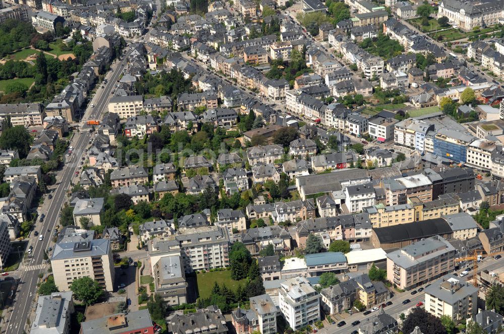 Aerial image Luxemburg - Blick auf den Stadtteil Belair. Nach links verläuft die Avenue du 10 Septembre, nach rechts die Avenue Gaston Diderich.