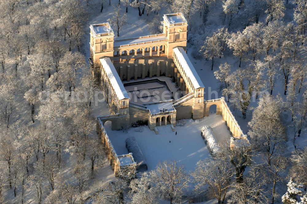 Aerial photograph POTSDAM - Blick auf Schloss Belvedere auf dem Pfingstberg bei Schnee im Winter. Das Belvedere ist ein zum Ensemble Potsdamer Schlösser und Gärten gehörendes Schloss nördlich des Neuen Gartens. Es wurde wegen der schönen Aussicht unter Friedrich Wilhelm IV. errichtet und ist nur ein Teil eines ursprünglich wesentlich umfangreicheren Bauvorhabens. Erbaut 1847 bis 1852 und 1860 bis 1863. 1999 wurde es in die Liste des UNESCO Weltkulturerbes aufgenommen.