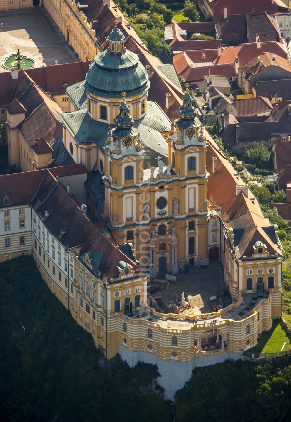 Aerial photograph Melk - Benedictine Abbey of Melk in Lower Austria at Melk on the banks of the Danube in Austria