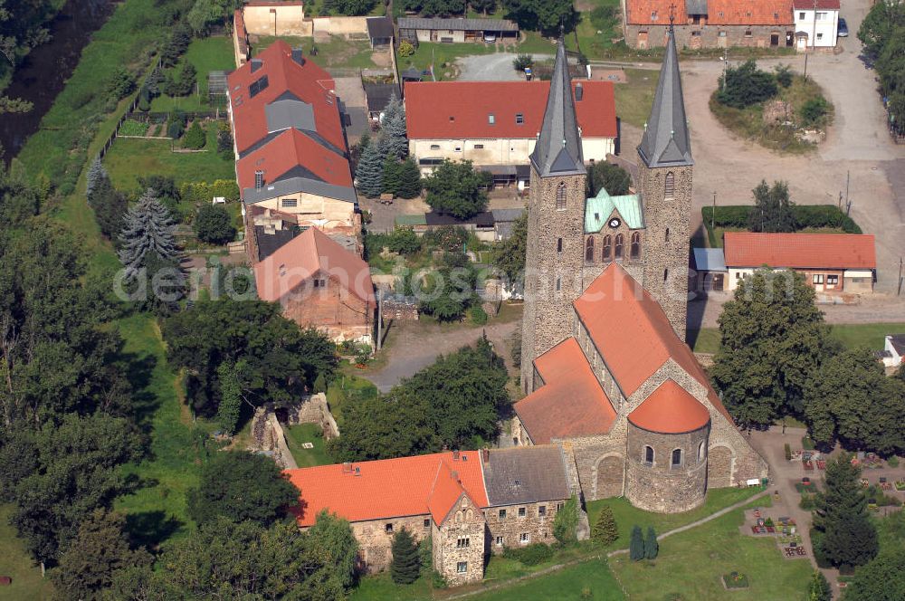 Aerial image Hillersleben - Strasse der Romanik, die durch Sachsen-Anhalt führt: Blick auf das Benediktinernonnenkloster, welches vermutlich in der 2. Hälfte des 10. Jahrhunderts gegründet wurde. Die Straße der Romanik verbindet die Dome, Burgen, Klöster und Kirchen die in der Zeit vom 10. bis Mitte des 13. Jahrhundert entstanden, und somit ein Zeichen der Christianisierung sind.