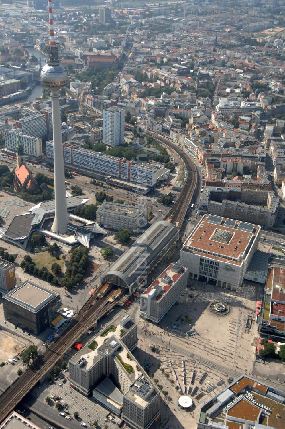 Aerial photograph Berlin - Blick auf den Alexanderplatz. Zu sehen ist der Ragional- und S-Bahnhof, der Fernsehturm, das sanierte Kaufhaus der Galeria Kaufhof und das Alexan derhaus.