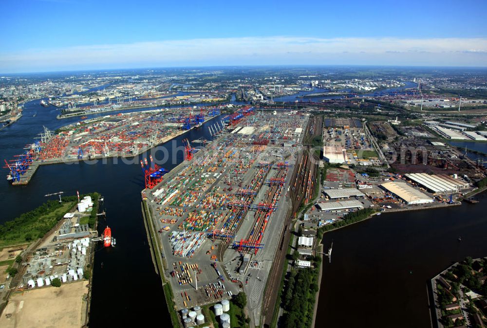 Aerial image Hamburg - Blick über den Containerterminal Burchardkai, den Containerterminal Burchardka, den Park Hafen, den Vopak Dupeg Terminal und den Waltersdorfer Hafen. View over the Containerterminal Burchardkai, the Containerterminal Burchardka, the Park Hafen, the Vopak Dupeg Terminal and the Waltersdorfer Hafen.