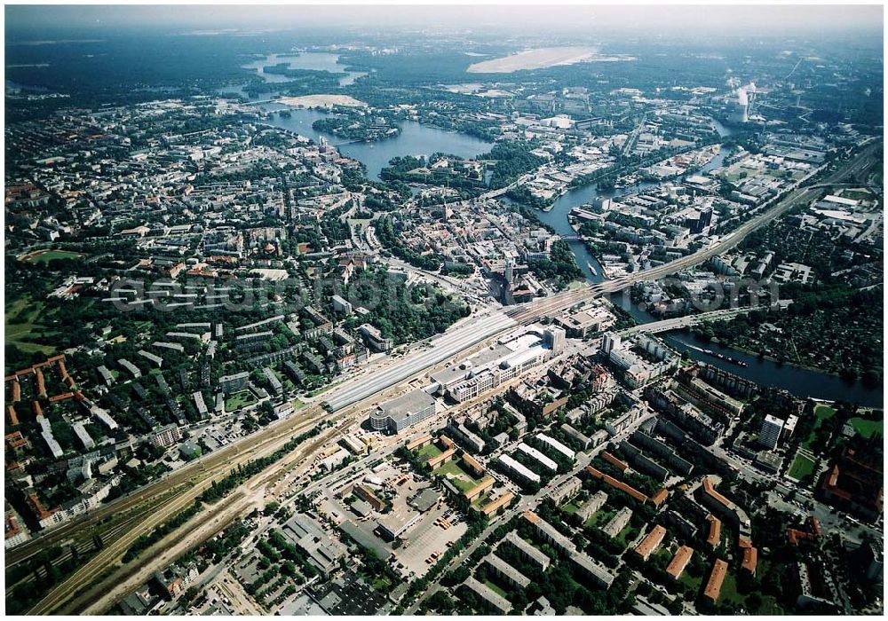 Berlin - Spandau from above - Bereich am Bahnhof Berlin - Spandau mit der neuen Havelbrücke.