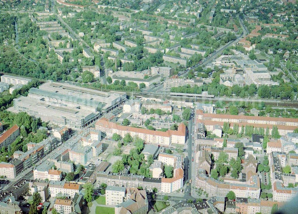 Berlin - Köpenick from the bird's eye view: Bereich der Bahnhofsstraße in Berlin - Köpenick mit dem Köpenick-Center..