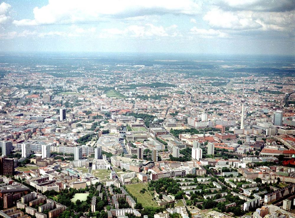 Berlin - Kreuzberg from above - Bereich an der Leipziger Straße von Osten her in Berlin - Mitte.