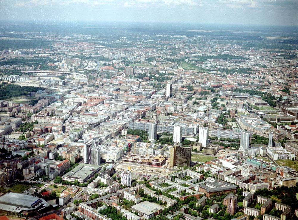 Berlin - Kreuzberg from the bird's eye view: Bereich am Neubau des Springer-Verlages an der Springer Straße in Berlin - Kreuzberg.