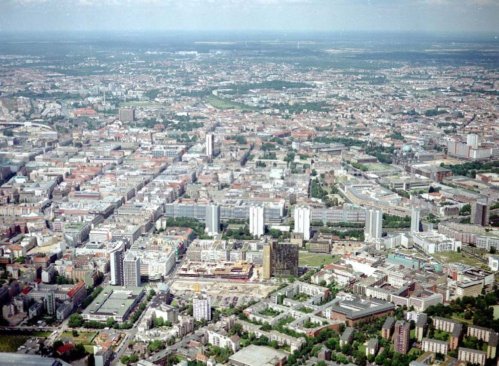 Aerial image Berlin - Kreuzberg - Bereich am Neubau des Springer-Verlages an der Springer Straße in Berlin - Kreuzberg.