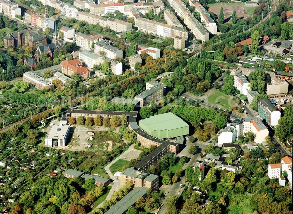 Aerial photograph Berlin - Lichtenberg - Bereich Schlichtstraße / Ecke Fischerstraße - Nähe Nöldnerplatz in Berlin - Lichtenberg.