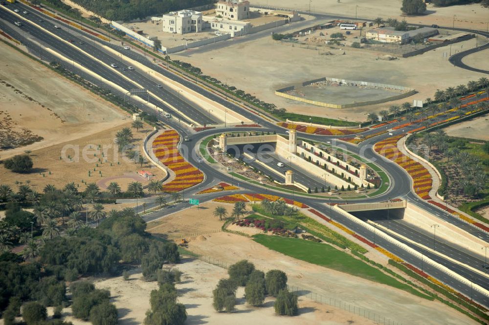 Aerial photograph Dubai - Blick auf eine Straßenüberführung an der Autobahnstrecke D73 / 2nd Za'abeel Road am Dubai Creek in Dubai.