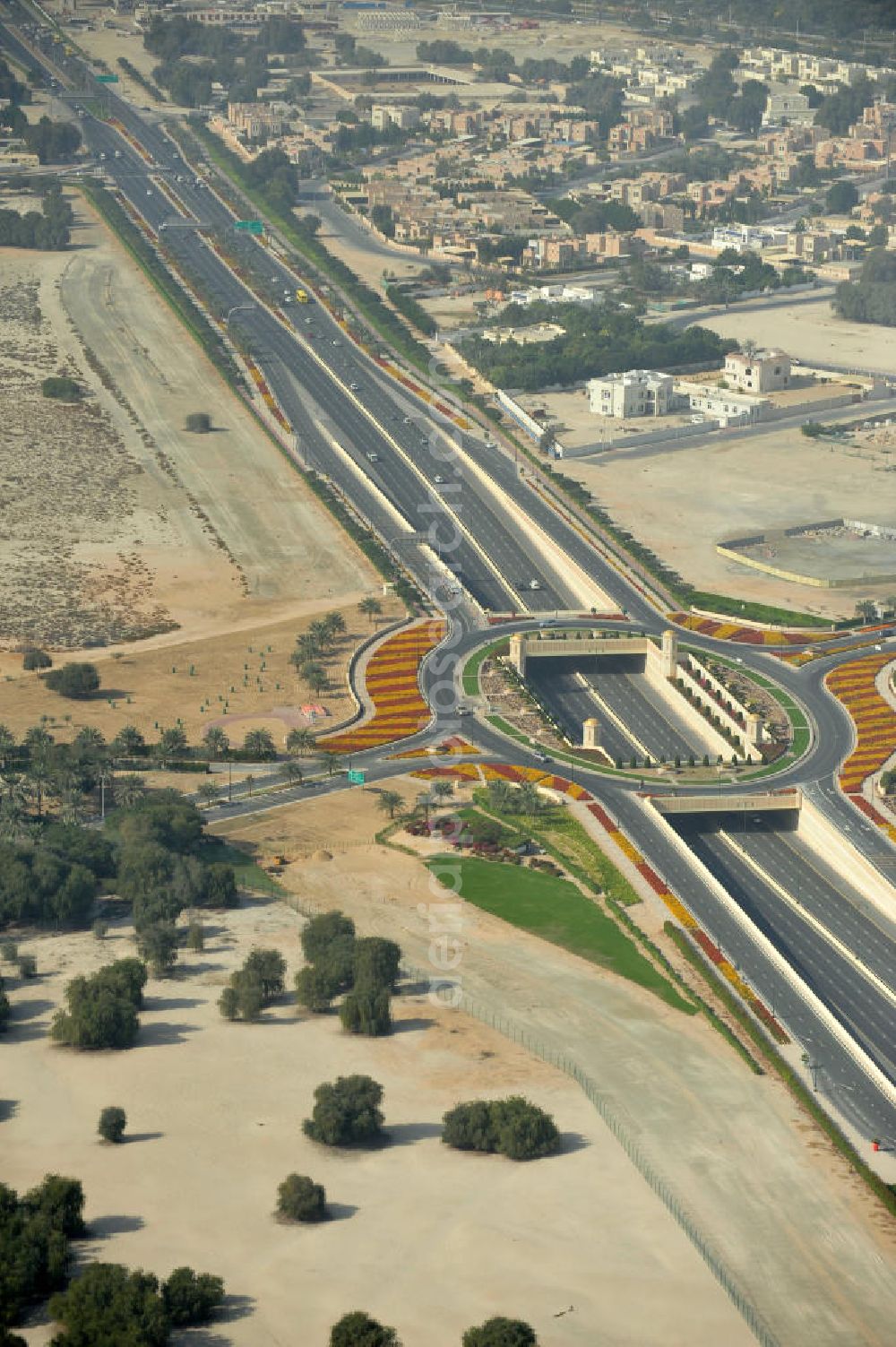 Aerial image Dubai - Blick auf eine Straßenüberführung an der Autobahnstrecke D73 / 2nd Za'abeel Road am Dubai Creek in Dubai.