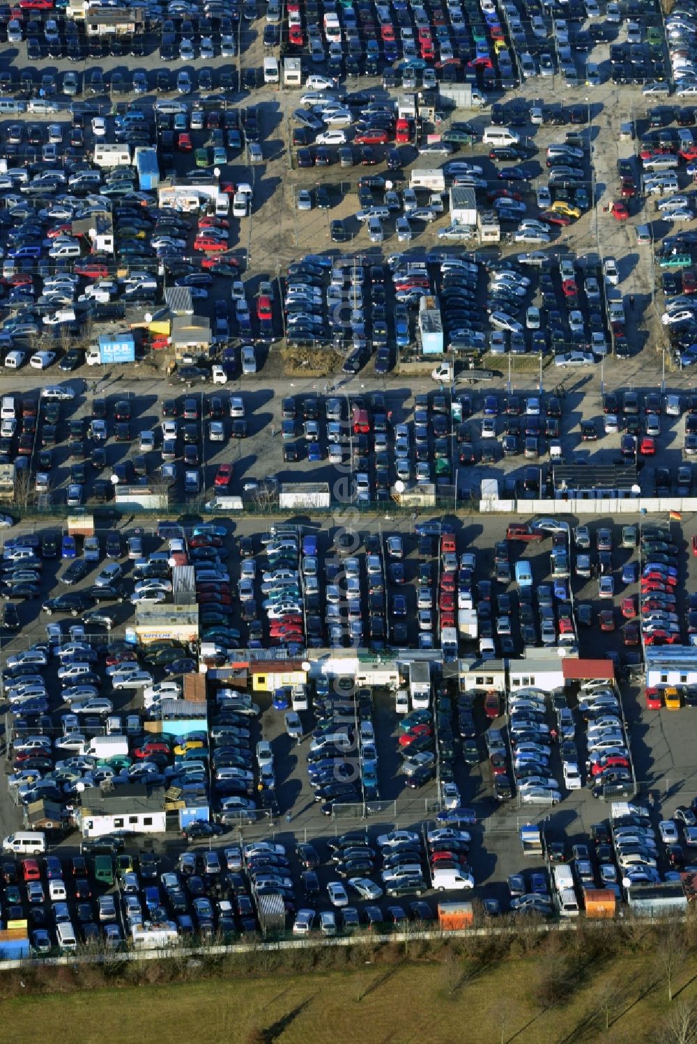 Berlin from the bird's eye view: Car mart at the street Schnellerstrasse in the district Schoeneweide of Berlin