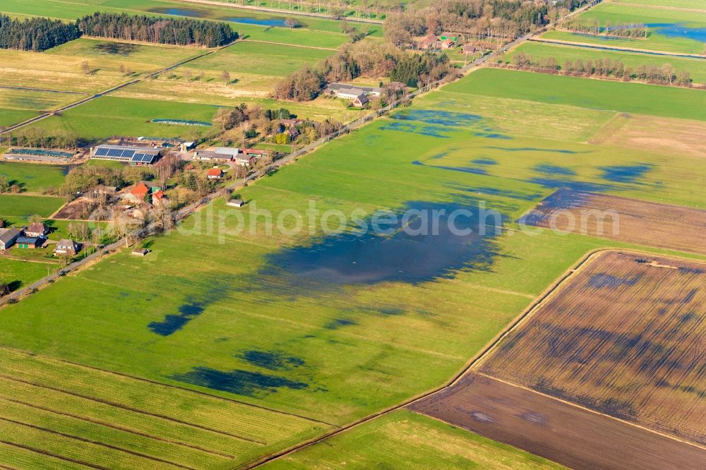 Aerial image Bremervörde - Riparian areas and flooded flood meadows due to a river bed leading to flood levels in Bremervoerde in the state Lower Saxony, Germany