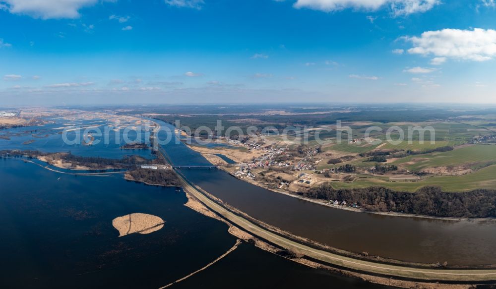 Aerial image Krajnik Dolny - Riparian areas and flooded flood meadows due to a river bed leading to flood levels of Oder in Krajnik Dolny Niederkraenig in the Zachodniopomorskie, Poland